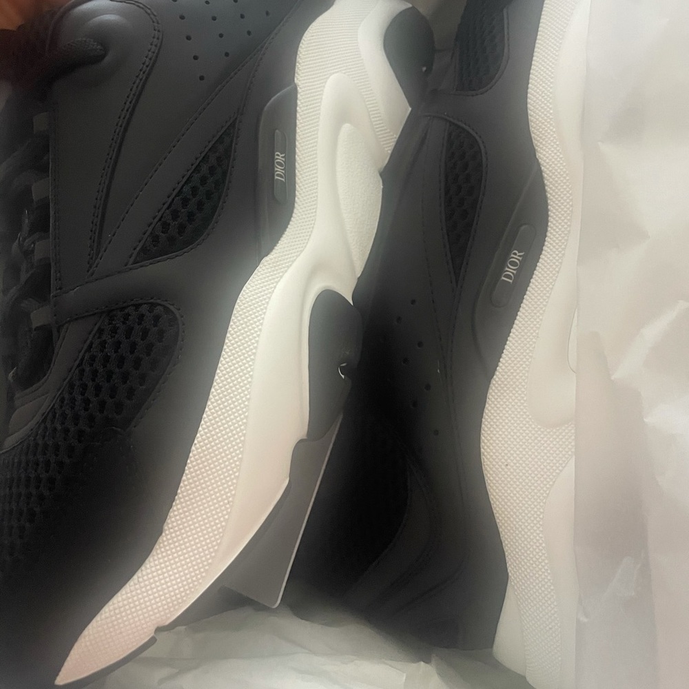 Brand new Dior B22 sneakers. In the box, never worn. - Picture 3 of 4
